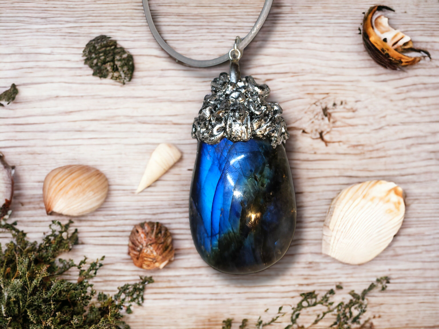 Blue Flash Ocean Labradorite Pendant