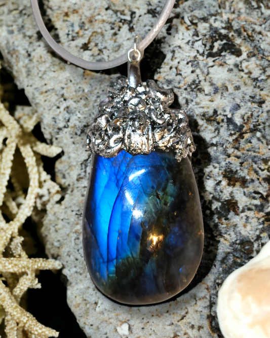 Blue Flash Ocean Labradorite Pendant