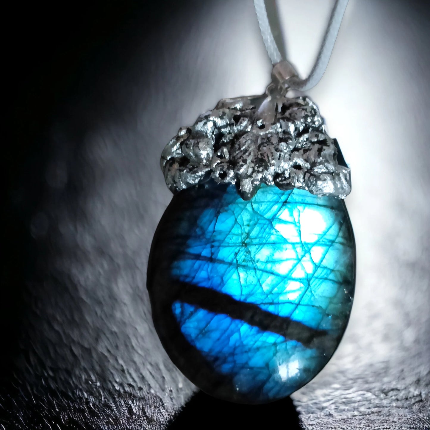 Statement Blue Labradorite Pendant with Detailed Silver Setting